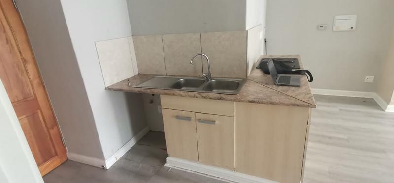 To Let 2 Bedroom Property for Rent in Royal Ascot Western Cape